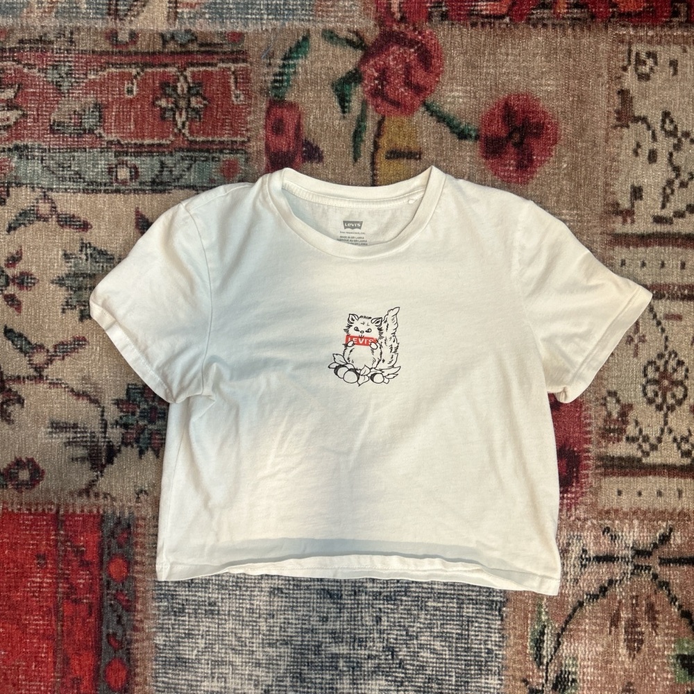 White Cropped T-Shirt with Cute Squirrel Design